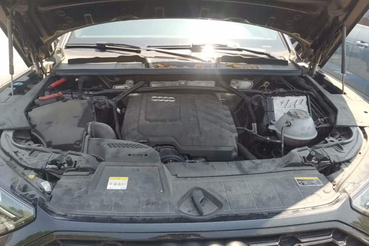 Used Audi Q5L 2024 45 TFSI Luxury Dynamic Model Engine Bay