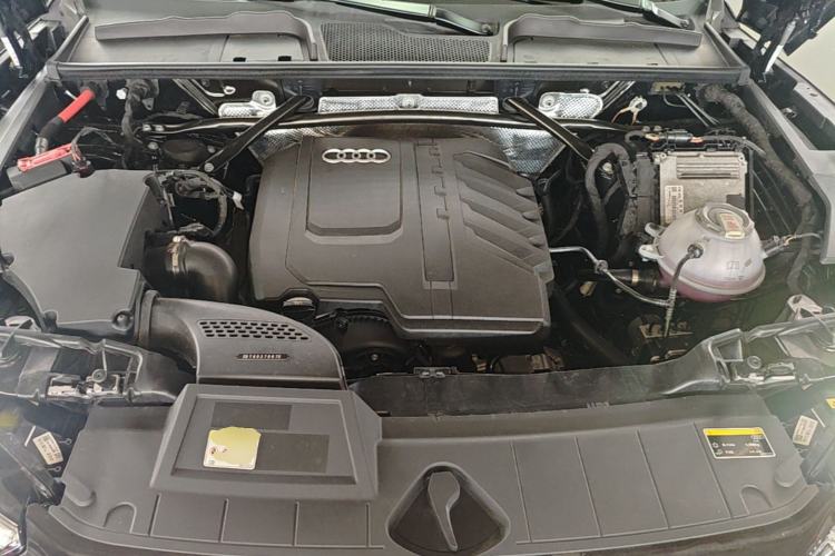 Used Audi Q5L 2024 40 TFSI Fashion Dynamic Model Engine Bay