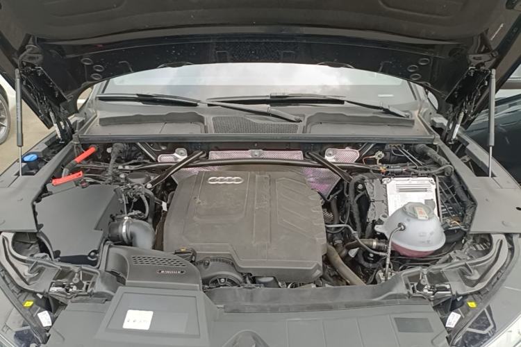 Used Audi Q5L 2024 40 TFSI Luxury Dynamic Edition Engine Bay