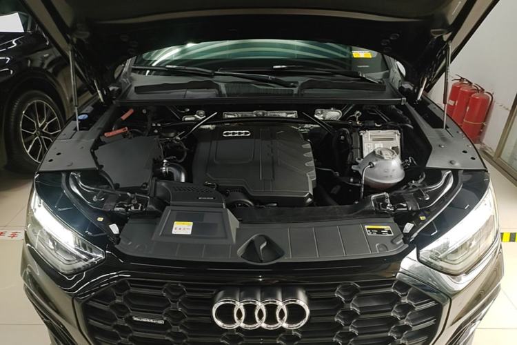 Used Audi Q5L 2024 40 TFSI Luxury Dynamic Edition Engine Bay