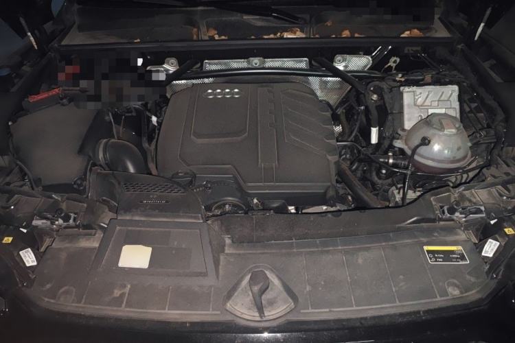 Used Audi Q5L 2024 45 TFSI Luxury Dynamic Model Engine Bay