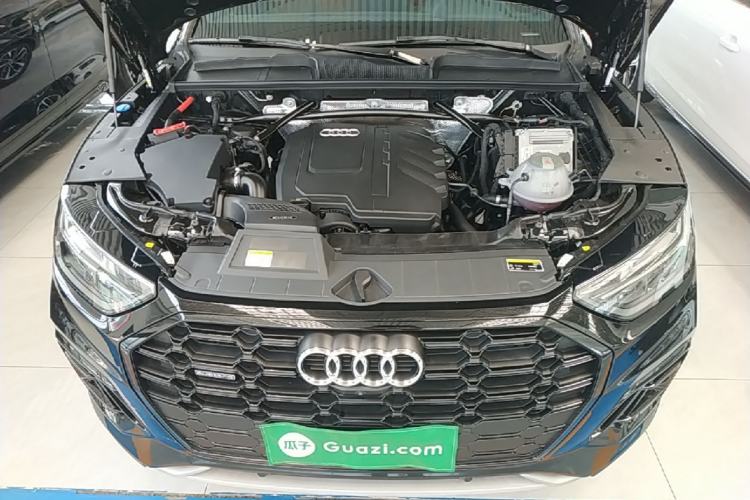 Used Audi Q5L 2024 40 TFSI Luxury Dynamic Edition Engine Bay