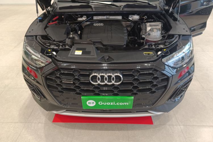 Used Audi Q5L 2024 40 TFSI Luxury Dynamic Edition Engine Bay
