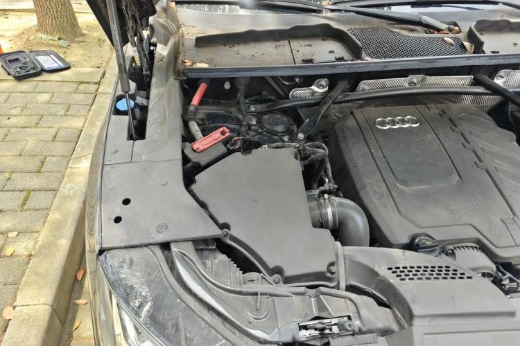 Used Audi Q5L 2024 40 TFSI Fashion Dynamic Model Engine Bay Right