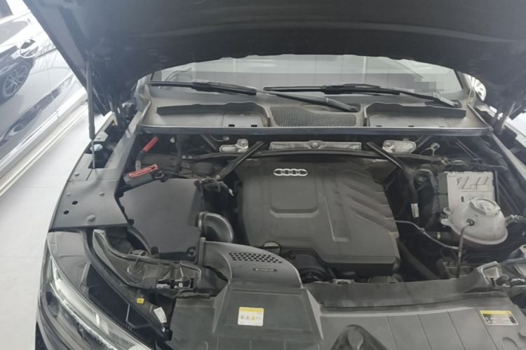 Used Audi Q5L 2024 45 TFSI Luxury Dynamic Model Engine Bay Right