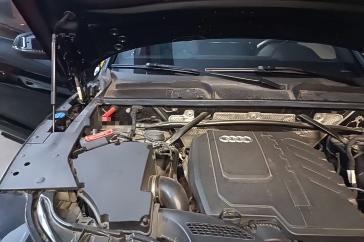 Used Audi Q5L 2024 45 TFSI Luxury Dynamic Model Engine Bay Right