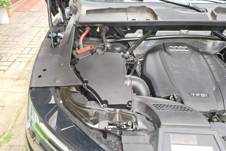 Used Audi Q5L 2024 40 TFSI Luxury Dynamic Edition Engine Bay Right