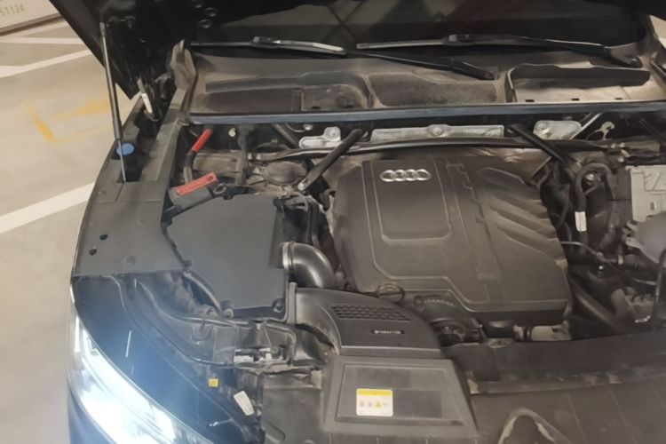 Used Audi Q5L 2024 45 TFSI Luxury Dynamic Model Engine Bay Right