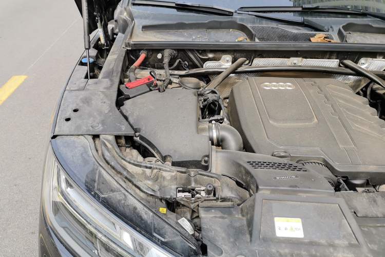 Used Audi Q5L 2024 40 TFSI Luxury Dynamic Edition Engine Bay Right
