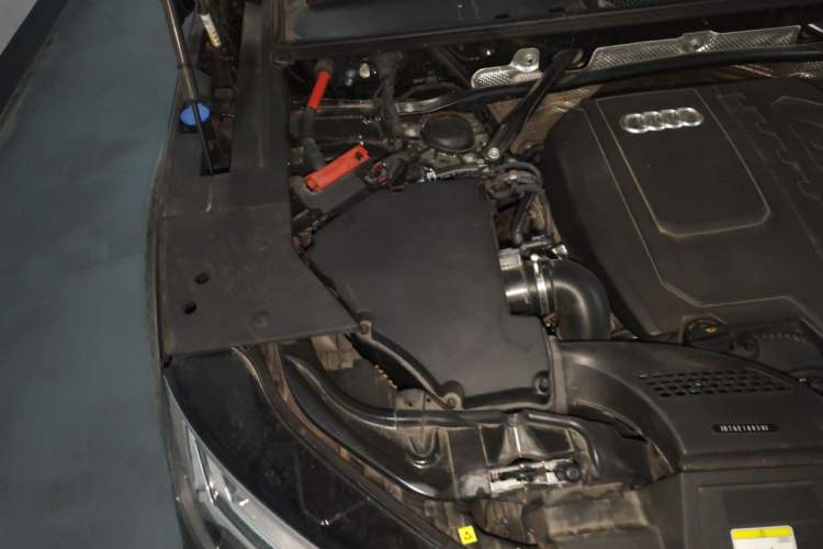 Used Audi Q5L 2024 40 TFSI Luxury Dynamic Edition Engine Bay Right