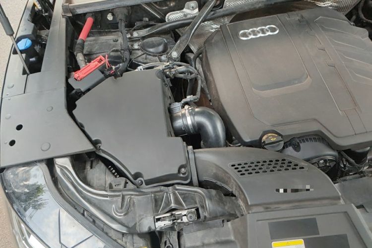 Used Audi Q5L 2024 40 TFSI Luxury Dynamic Edition Engine Bay Right