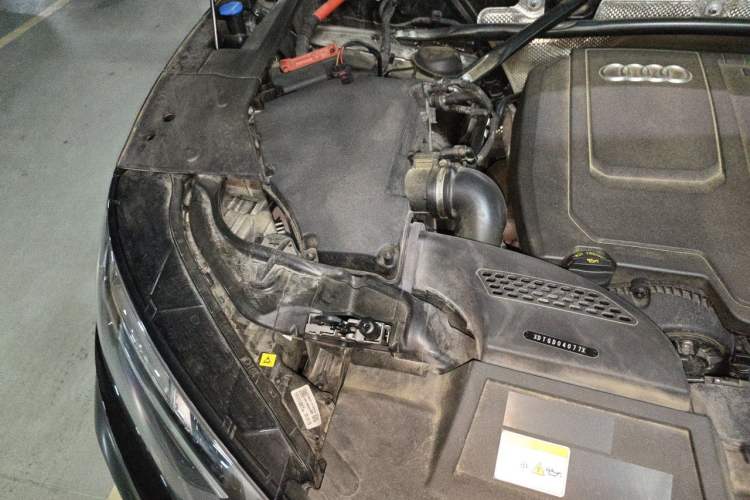 Used Audi Q5L 2024 40 TFSI Luxury Dynamic Edition Engine Bay Right