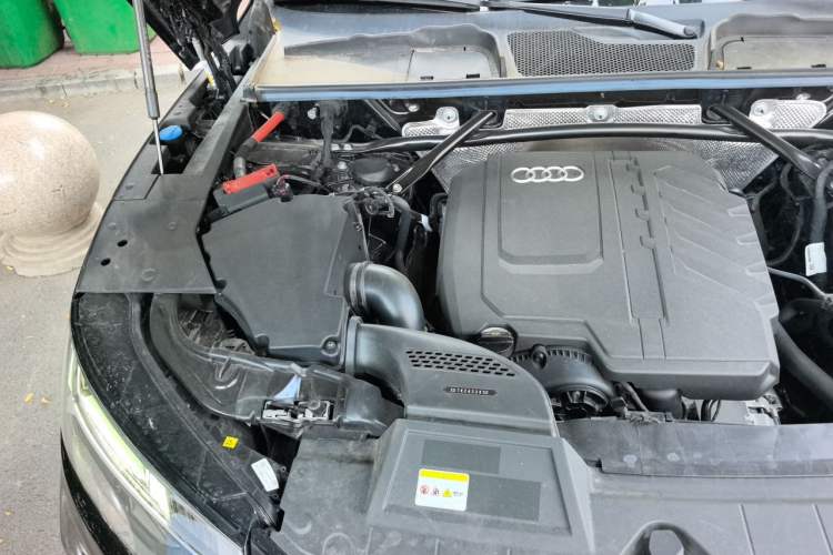 Used Audi Q5L 2024 45 TFSI Luxury Dynamic Model Engine Bay Right
