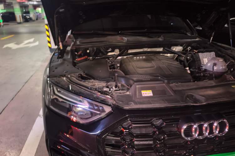 Used Audi Q5L 2024 45 TFSI Luxury Dynamic Model Engine Bay Right