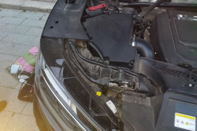 Used Audi Q5L 2024 45 TFSI Luxury Dynamic Model Engine Bay Right
