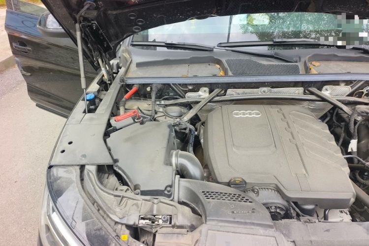 Used Audi Q5L 2024 45 TFSI Luxury Dynamic Model Engine Bay Right