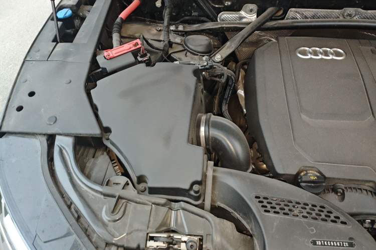 Used Audi Q5L 2024 45 TFSI Luxury Dynamic Model Engine Bay Right