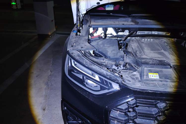 Used Audi Q5L 2024 45 TFSI Luxury Dynamic Model Engine Bay Right