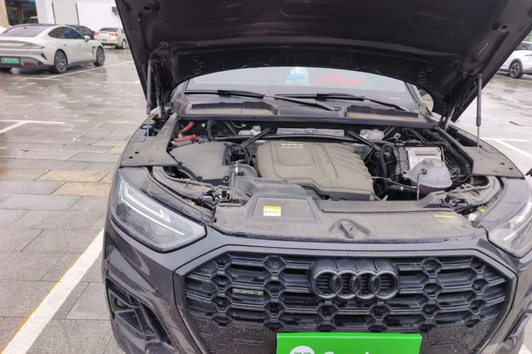 Used Audi Q5L 2024 40 TFSI Luxury Dynamic Edition Engine Bay Right