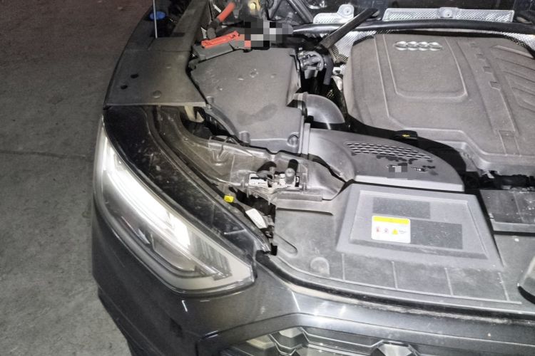 Used Audi Q5L 2024 45 TFSI Luxury Dynamic Model Engine Bay Right