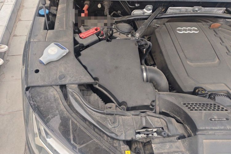 Used Audi Q5L 2024 45 TFSI Luxury Dynamic Model Engine Bay Right