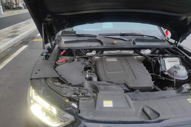 Used Audi Q5L 2024 40 TFSI Luxury Dynamic Edition Engine Bay Right