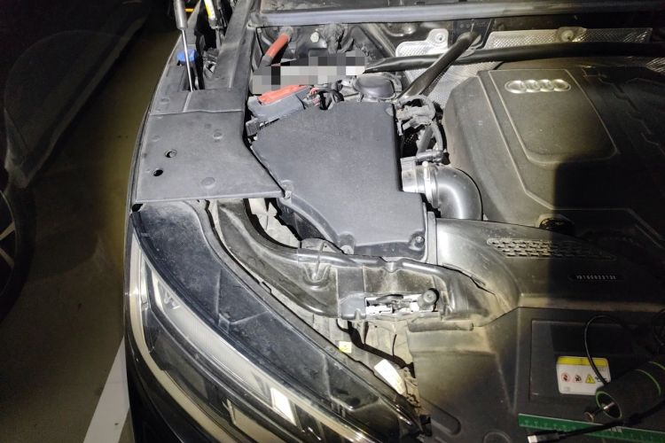 Used Audi Q5L 2024 40 TFSI Luxury Dynamic Edition Engine Bay Right