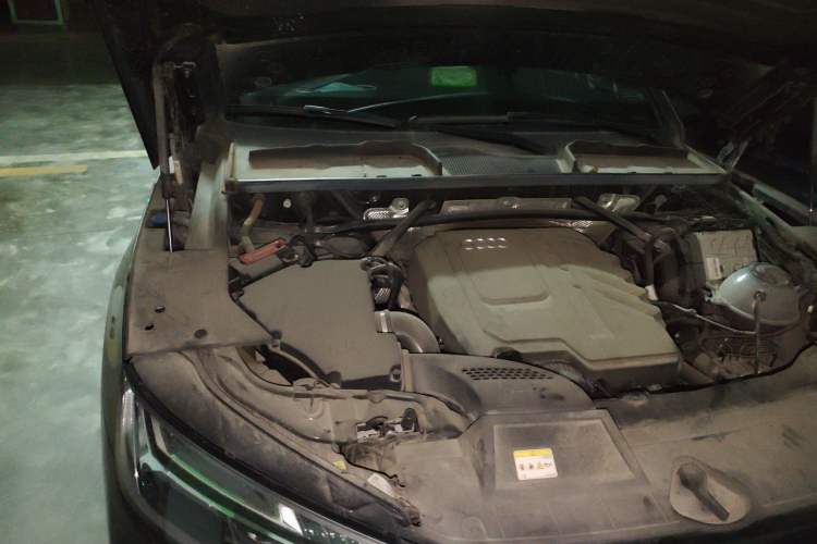 Used Audi Q5L 2024 45 TFSI Luxury Dynamic Model Engine Bay Right