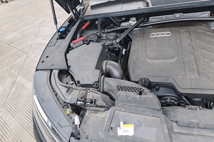 Used Audi Q5L 2024 45 TFSI Luxury Dynamic Model Engine Bay Right