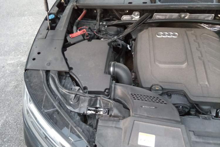 Used Audi Q5L 2024 45 TFSI Luxury Dynamic Model Engine Bay Right