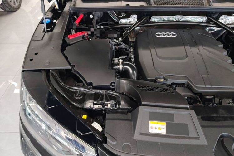 Used Audi Q5L 2024 40 TFSI Luxury Dynamic Edition Engine Bay Right