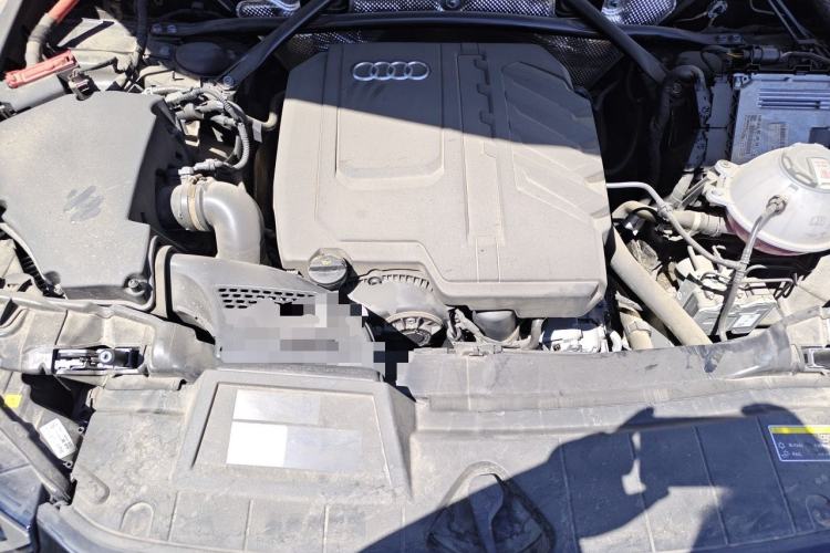 Used Audi Q5L 2024 40 TFSI Luxury Dynamic Edition Engine Bay