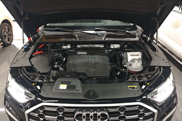Used Audi Q5L 2024 40 TFSI Fashion Dynamic Model Engine Bay