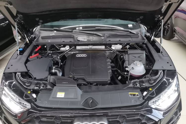 Used Audi Q5L 2024 40 TFSI Luxury Dynamic Edition Engine Bay