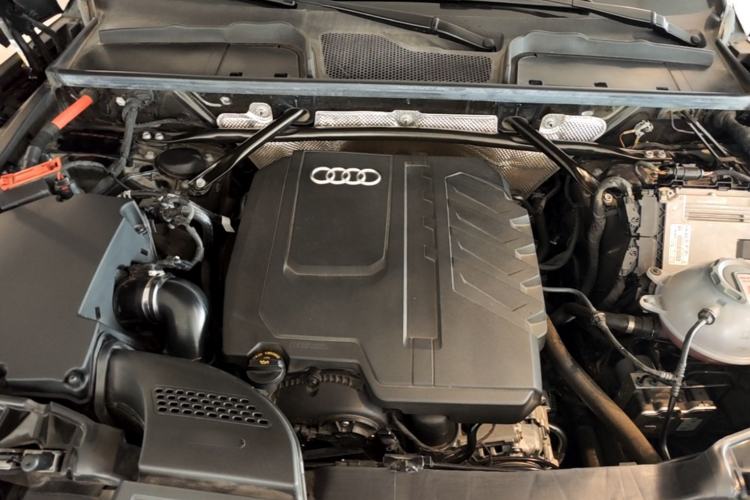 Used Audi Q5L 2024 40 TFSI Luxury Dynamic Edition Engine Bay