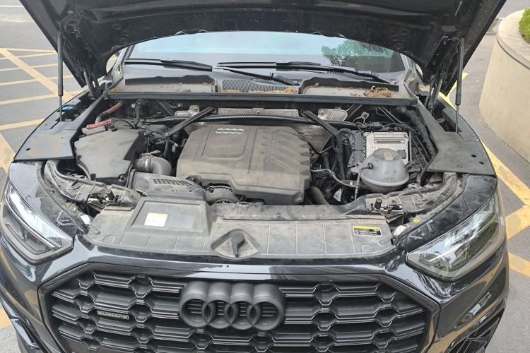 Used Audi Q5L 2024 40 TFSI Luxury Dynamic Edition Engine Bay