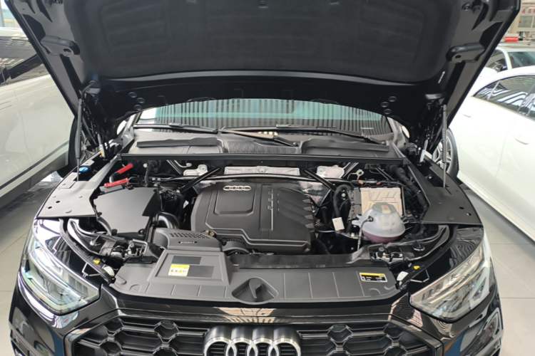 Used Audi Q5L 2024 45 TFSI Luxury Dynamic Model Engine Bay