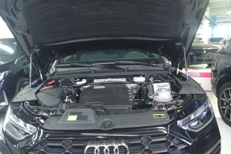 Used Audi Q5L 2024 40 TFSI Luxury Dynamic Edition Engine Bay