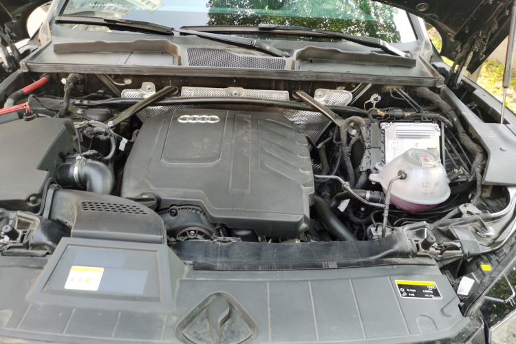 Used Audi Q5L 2024 40 TFSI Luxury Dynamic Edition Engine Bay