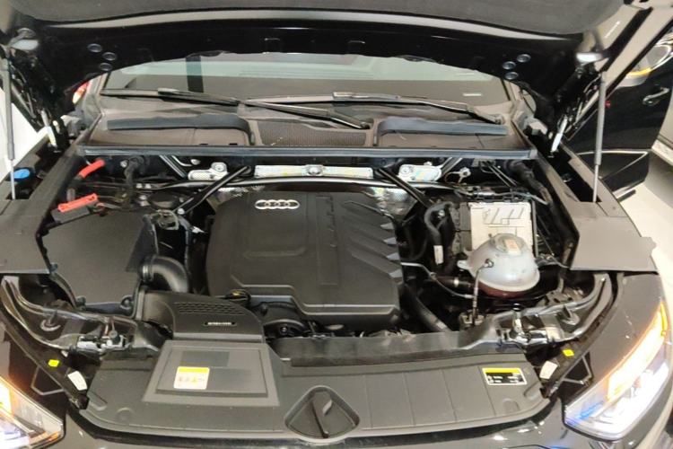 Used Audi Q5L 2024 45 TFSI Luxury Dynamic Model Engine Bay