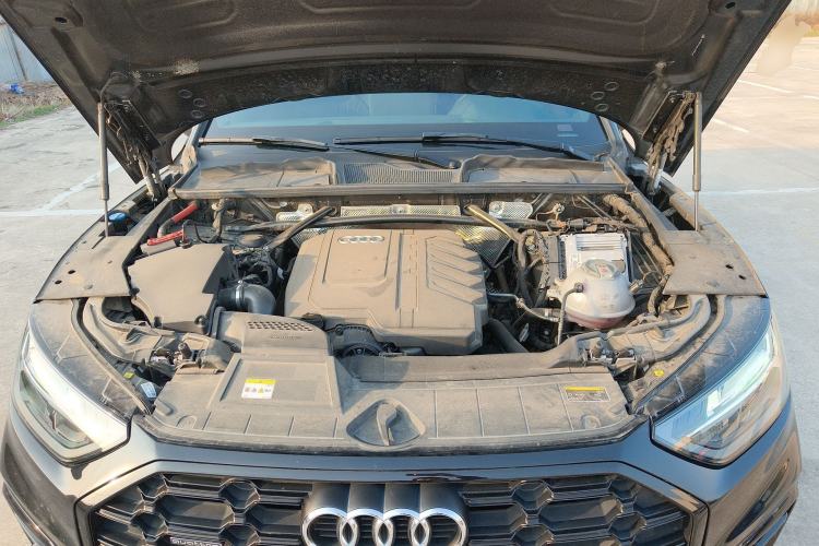 Used Audi Q5L 2024 40 TFSI Luxury Dynamic Edition Engine Bay