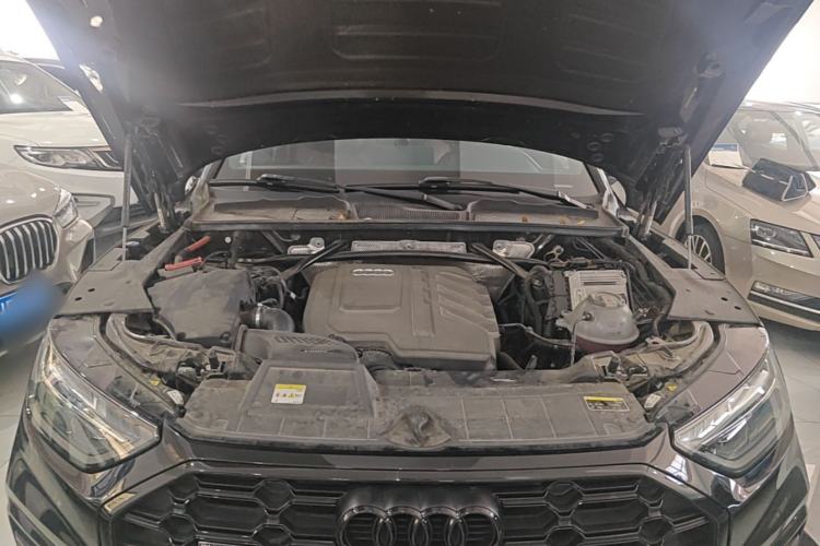 Used Audi Q5L 2024 40 TFSI Fashion Dynamic Model Engine Bay