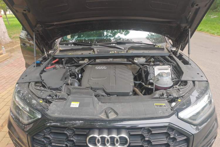 Used Audi Q5L 2024 40 TFSI Luxury Dynamic Edition Engine Bay
