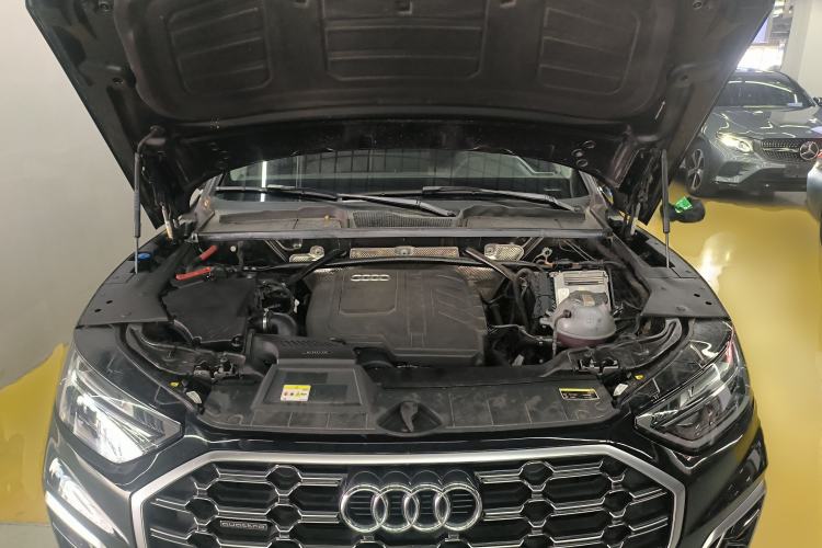 Used Audi Q5L 2024 40 TFSI Fashion Dynamic Model Engine Bay