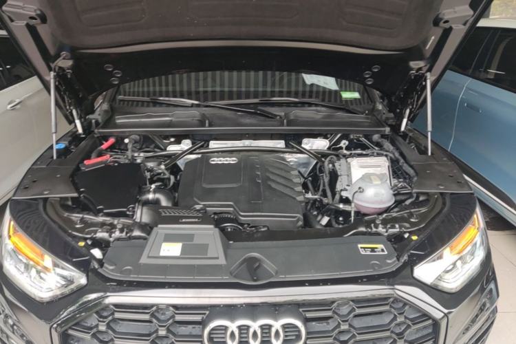 Used Audi Q5L 2024 40 TFSI Luxury Dynamic Edition Engine Bay