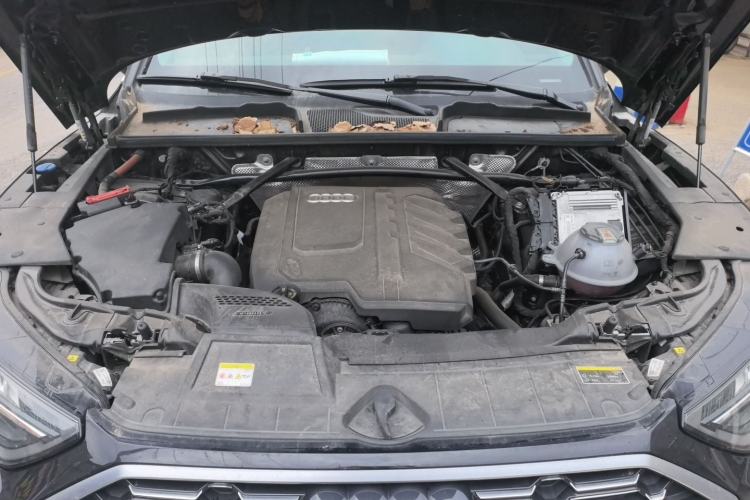 Used Audi Q5L 2024 40 TFSI Fashion Dynamic Model Engine Bay