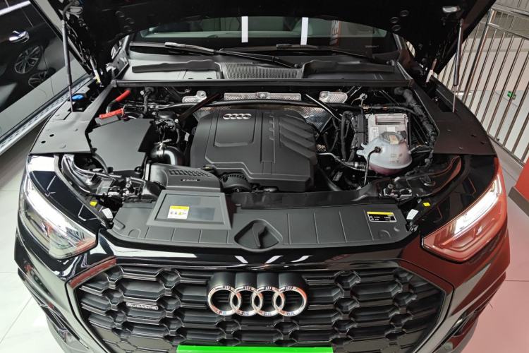 Used Audi Q5L 2024 40 TFSI Luxury Dynamic Edition Engine Bay