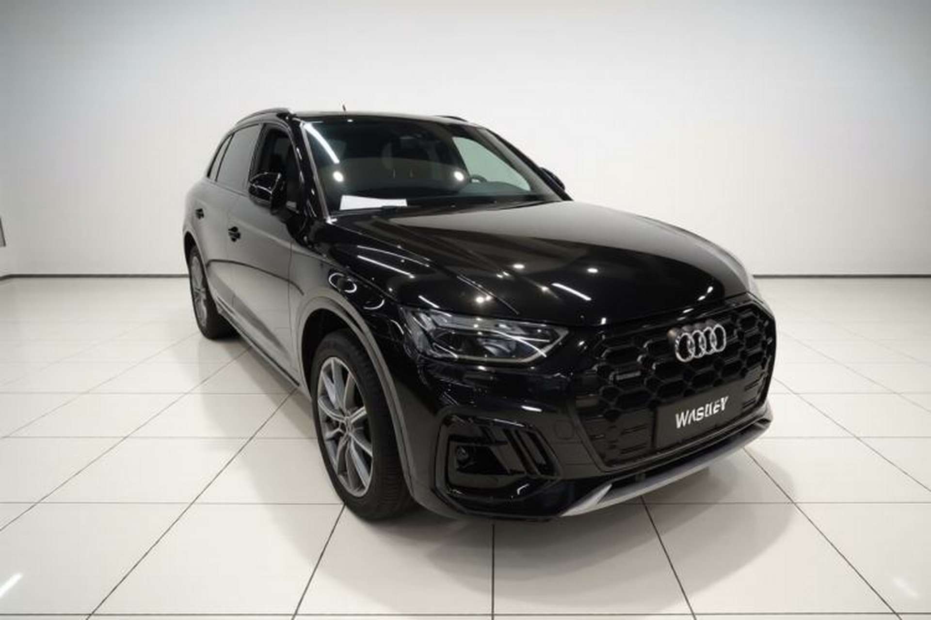 Used Audi Q5L 2024 40 TFSI Luxury Dynamic Edition Exterior 1