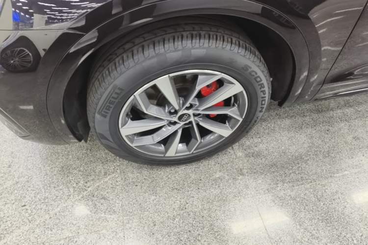Used Audi Q5L 2024 40 TFSI Luxury Dynamic Edition Exterior 4