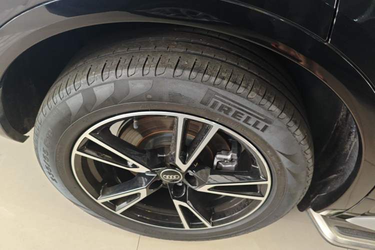 Used Audi Q5L 2024 40 TFSI Fashion Dynamic Model Exterior 5